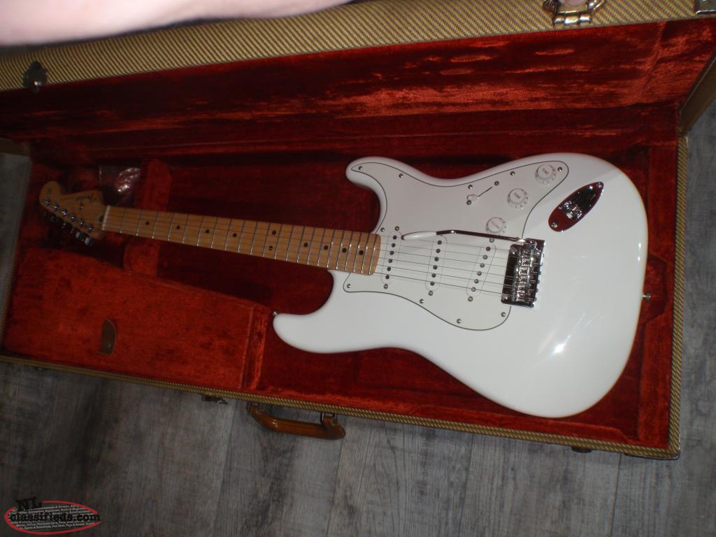 FENDER STRAT MADE IN MEXICO - Grand Falls Windsor, Newfoundland ...