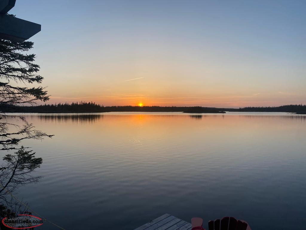 Charming Cabin on Beautiful Juniper Lake. - Juniper Lake / Roaches Line ...