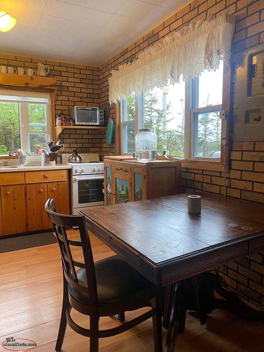 Charming Cabin on Beautiful Juniper Lake. Juniper Lake / Roaches Line