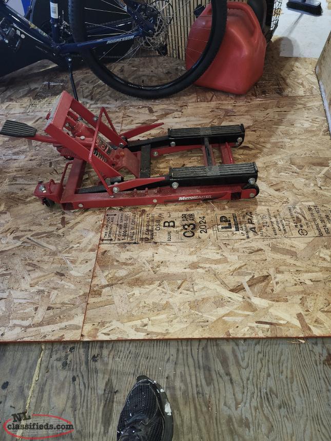 Motorcycle Jack For Sale Grand Falls Windsor, Newfoundland Labrador